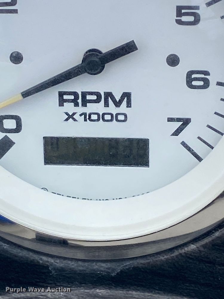 image for item EG8122 Stingray 220 Series boat