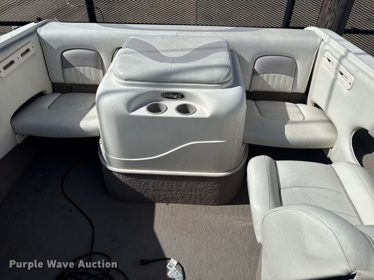 image for item EG8122 Stingray 220 Series boat