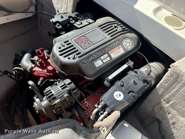 image for item EG8122 Stingray 220 Series boat