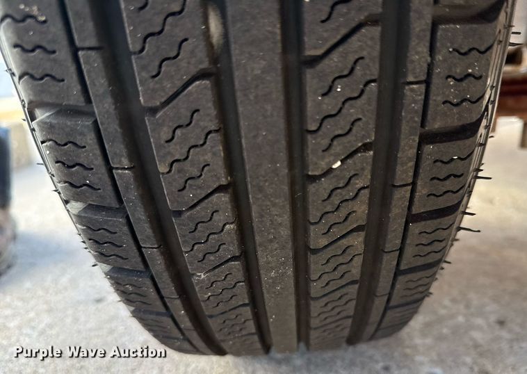 image for item EG8122 Stingray 220 Series boat