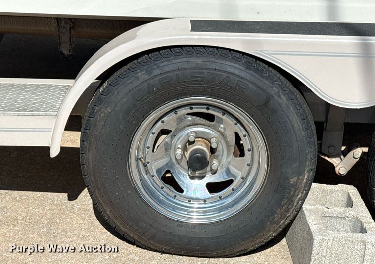 image for item EG8122 Stingray 220 Series boat