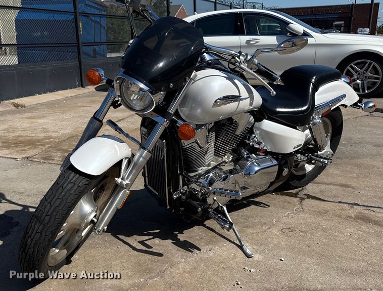 image for item EG8123 2007 Honda VTX motorcycle