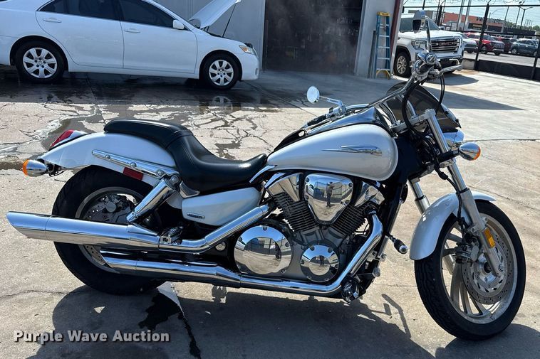 image for item EG8123 2007 Honda VTX motorcycle