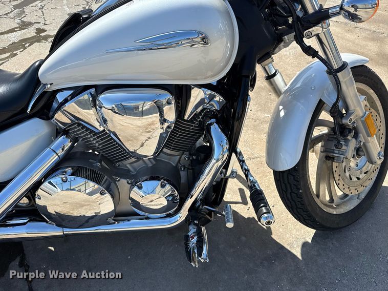 image for item EG8123 2007 Honda VTX motorcycle