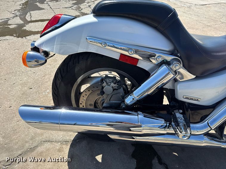 image for item EG8123 2007 Honda VTX motorcycle