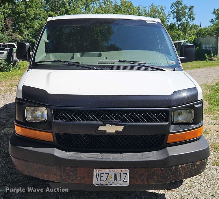 image for item EJ0124 2008 Chevrolet Express 1500 van