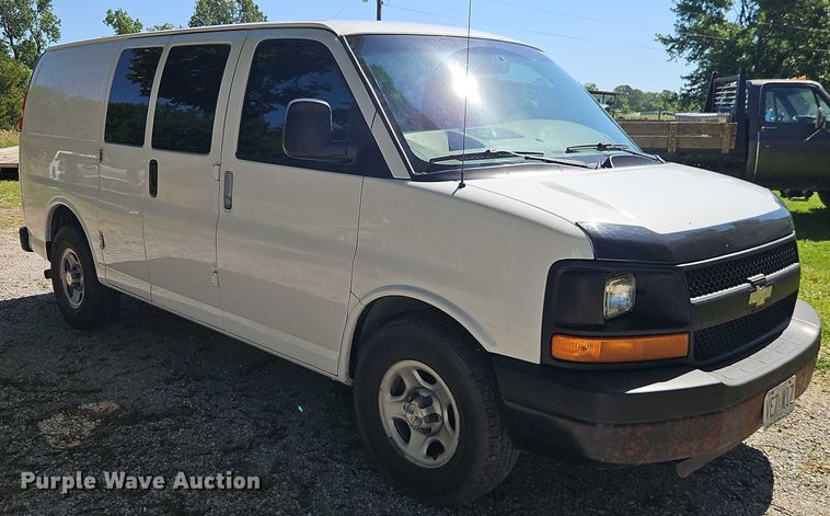 image for item EJ0124 2008 Chevrolet Express 1500 van