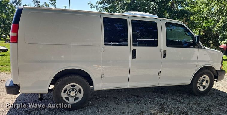 image for item EJ0124 2008 Chevrolet Express 1500 van