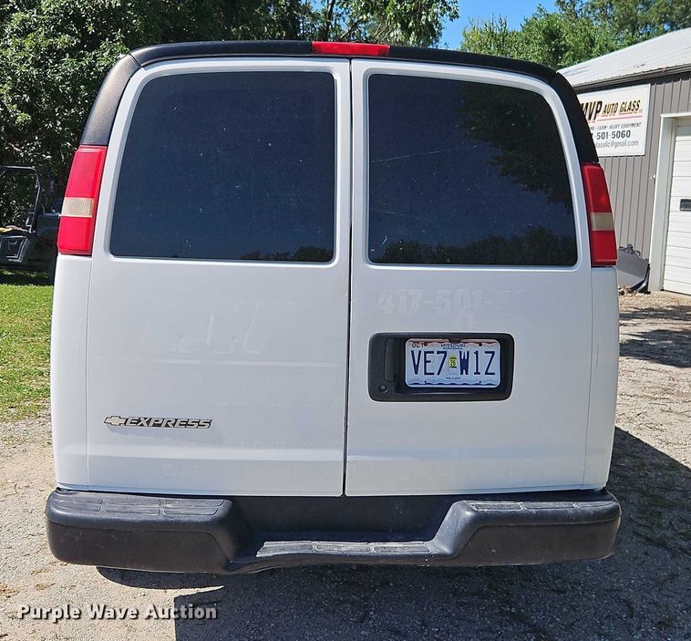 image for item EJ0124 2008 Chevrolet Express 1500 van