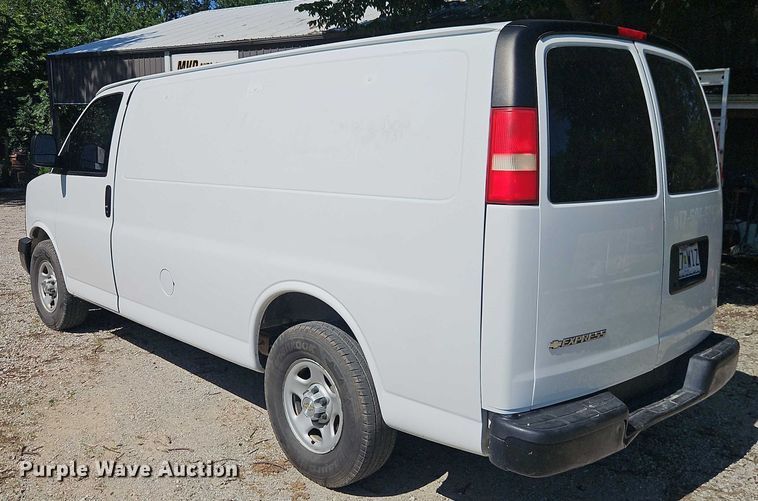 image for item EJ0124 2008 Chevrolet Express 1500 van