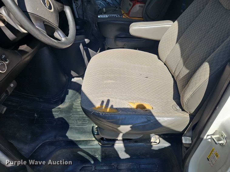 image for item EJ0124 2008 Chevrolet Express 1500 van