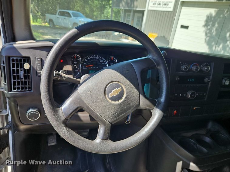 image for item EJ0124 2008 Chevrolet Express 1500 van
