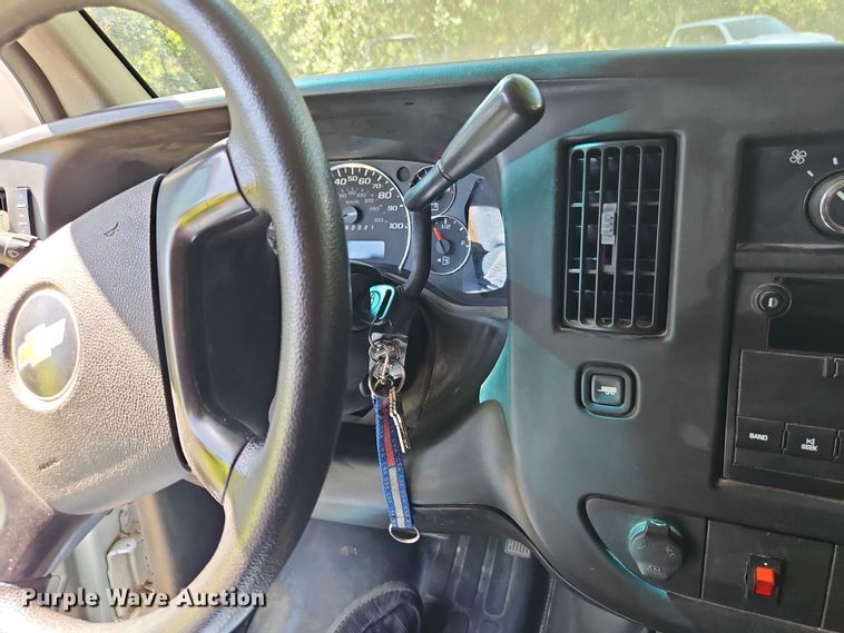 image for item EJ0124 2008 Chevrolet Express 1500 van