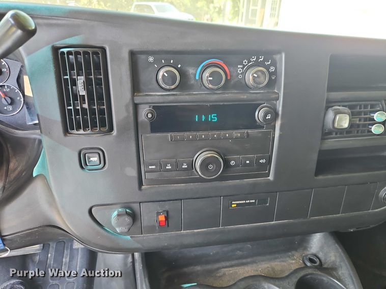 image for item EJ0124 2008 Chevrolet Express 1500 van