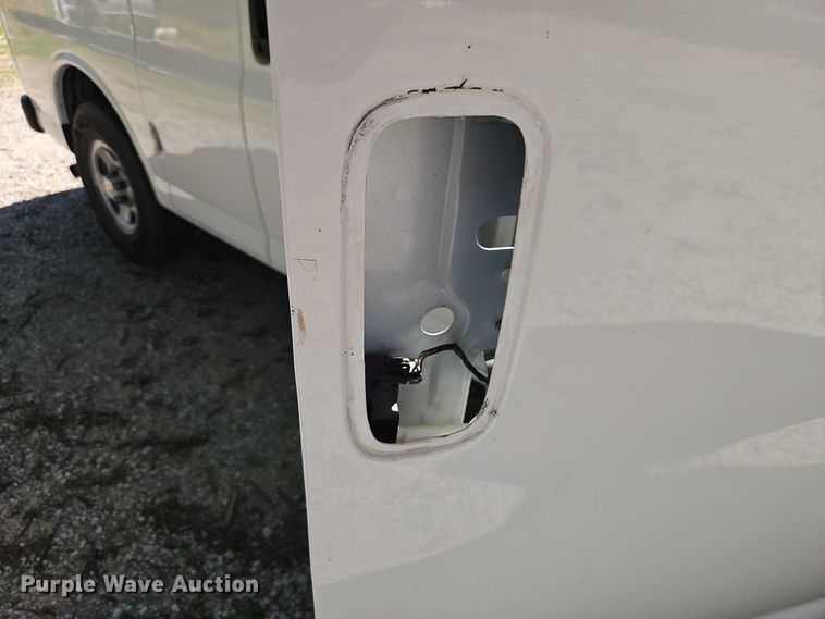 image for item EJ0124 2008 Chevrolet Express 1500 van