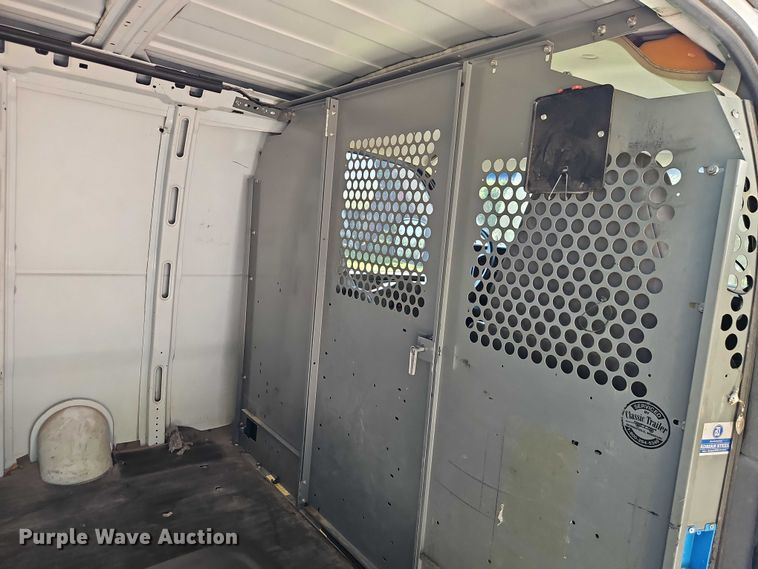 image for item EJ0124 2008 Chevrolet Express 1500 van