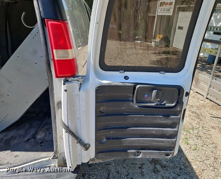 image for item EJ0124 2008 Chevrolet Express 1500 van