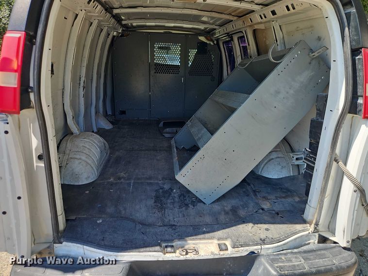 image for item EJ0124 2008 Chevrolet Express 1500 van