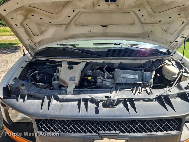 image for item EJ0124 2008 Chevrolet Express 1500 van