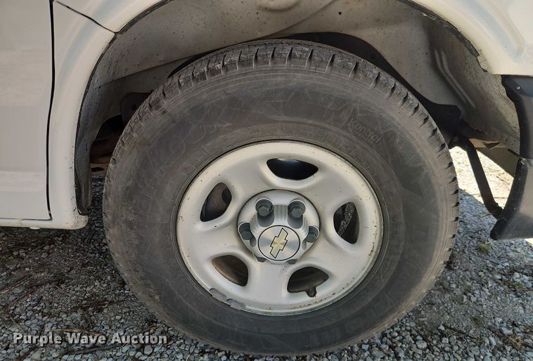 image for item EJ0124 2008 Chevrolet Express 1500 van