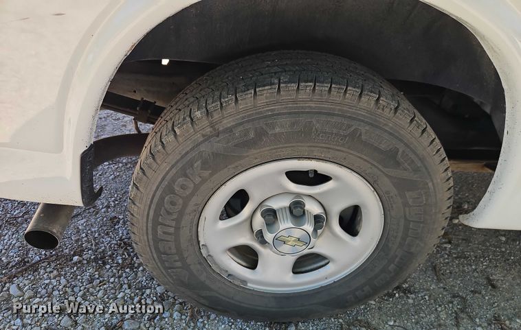 image for item EJ0124 2008 Chevrolet Express 1500 van
