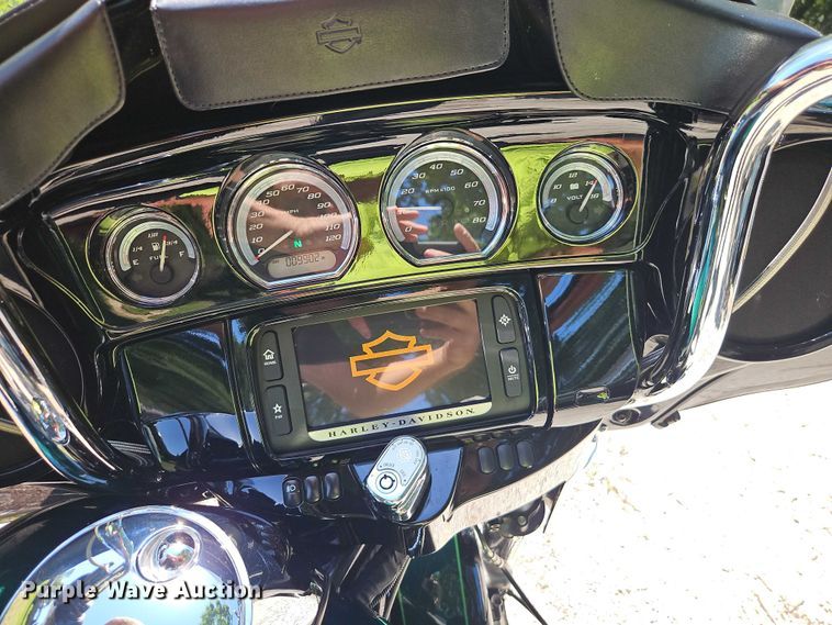 image for item EJ0126 2015 Harley-Davidson Electra Glide Ultra Limited motorcycle