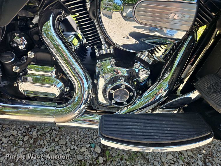 image for item EJ0126 2015 Harley-Davidson Electra Glide Ultra Limited motorcycle