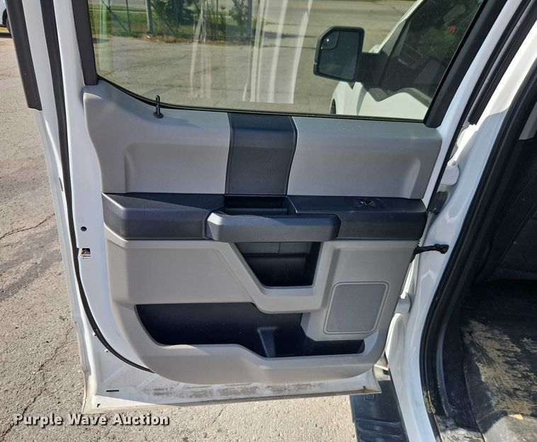 image for item EJ0130 2019 Ford F150 SuperCrew pickup truck