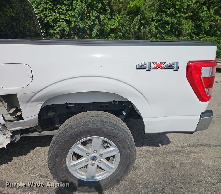 image for item EJ0131 2023 Ford F150 SuperCrew pickup truck