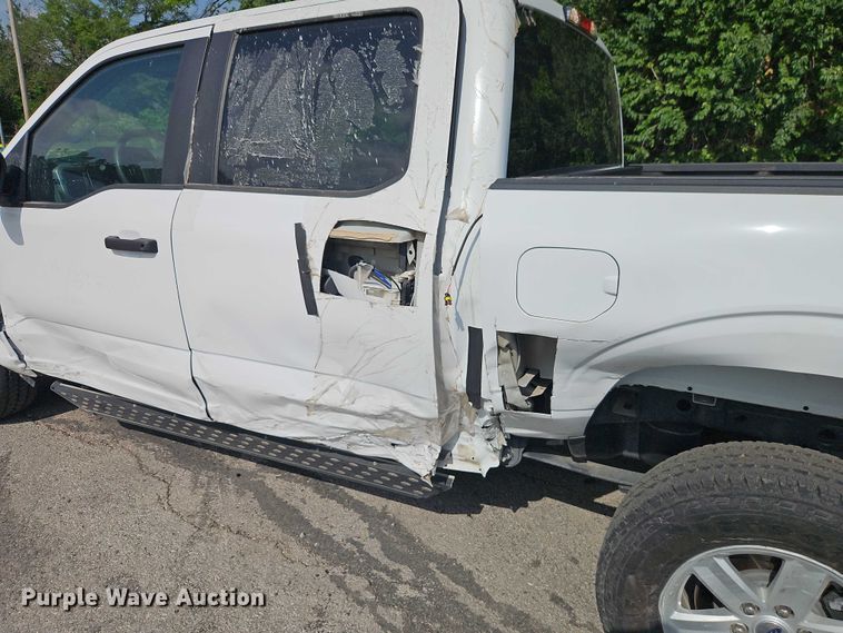 image for item EJ0131 2023 Ford F150 SuperCrew pickup truck