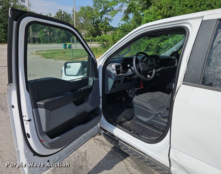 image for item EJ0131 2023 Ford F150 SuperCrew pickup truck