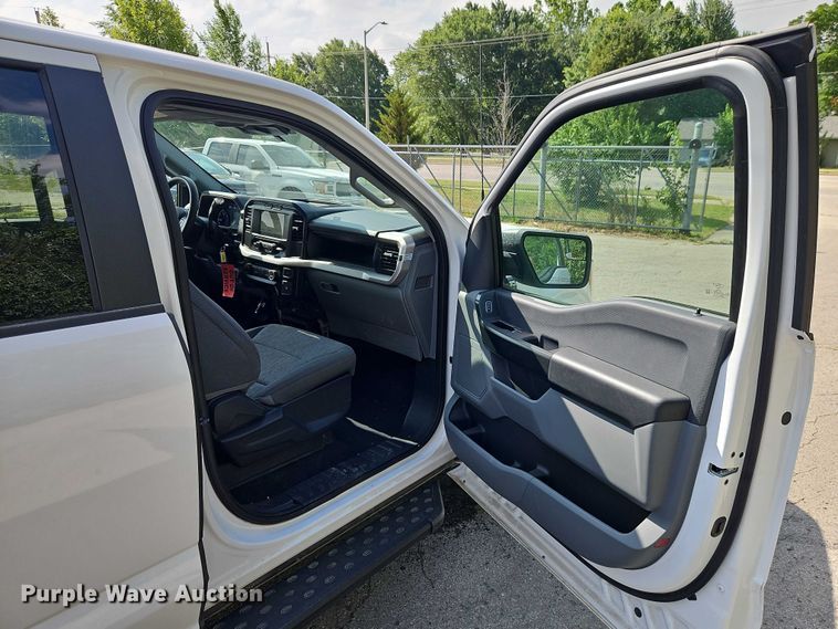 image for item EJ0131 2023 Ford F150 SuperCrew pickup truck