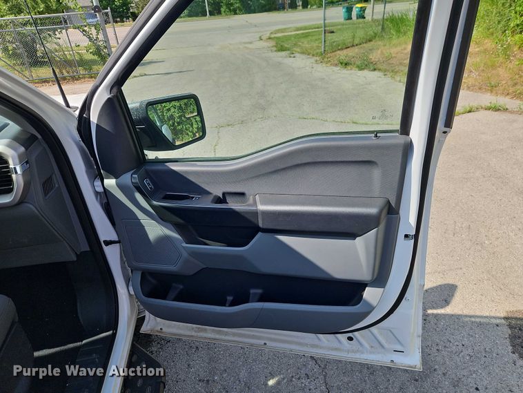 image for item EJ0131 2023 Ford F150 SuperCrew pickup truck