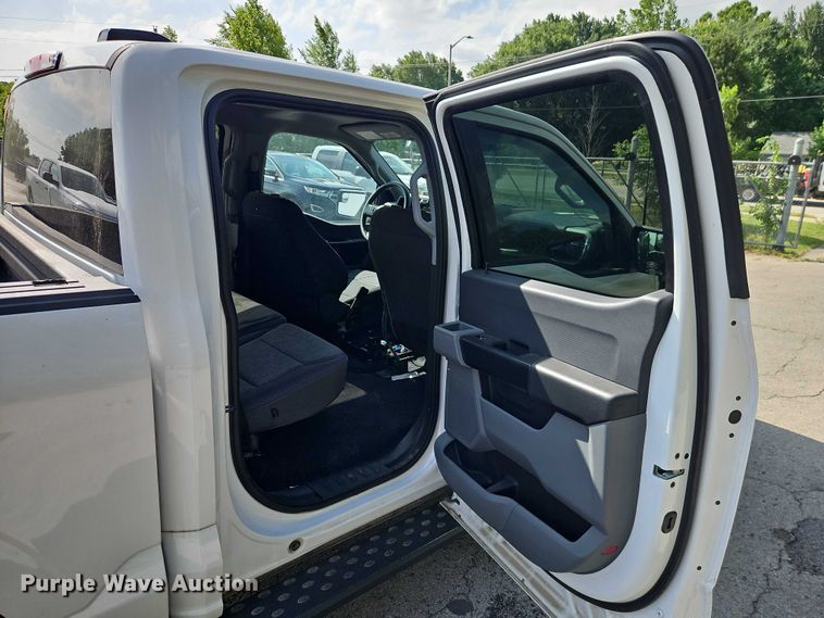 image for item EJ0131 2023 Ford F150 SuperCrew pickup truck