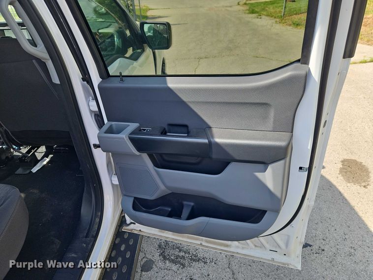 image for item EJ0131 2023 Ford F150 SuperCrew pickup truck