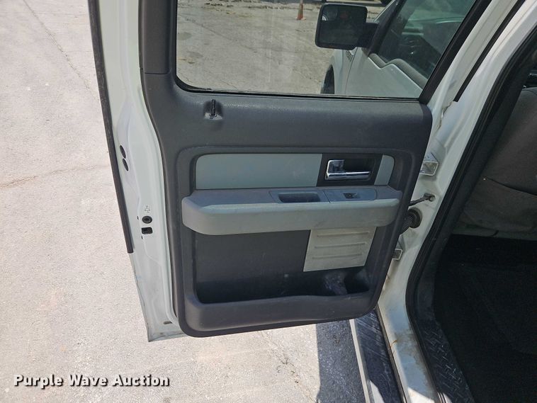 image for item EJ0137 2014 Ford F150 SuperCrew pickup truck