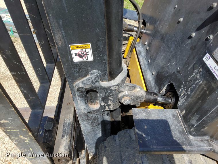 image for item EJ0169 Yale GTP060TFNUAE087GS forklift