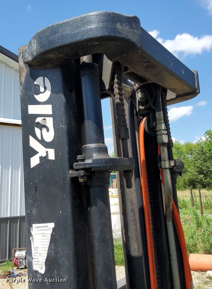 image for item EJ0169 Yale GTP060TFNUAE087GS forklift