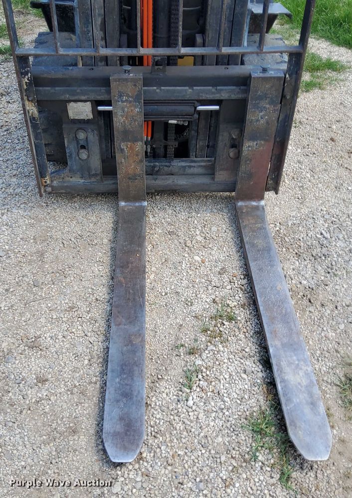 image for item EJ0169 Yale GTP060TFNUAE087GS forklift