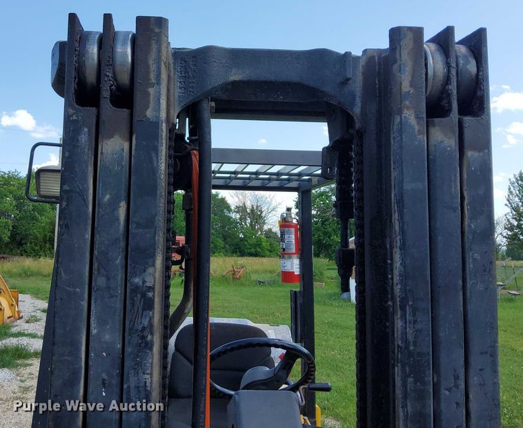 image for item EJ0169 Yale GTP060TFNUAE087GS forklift