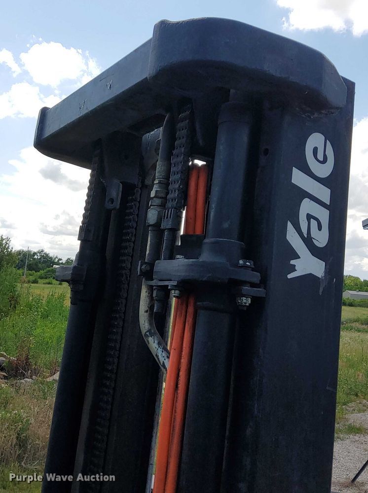 image for item EJ0169 Yale GTP060TFNUAE087GS forklift