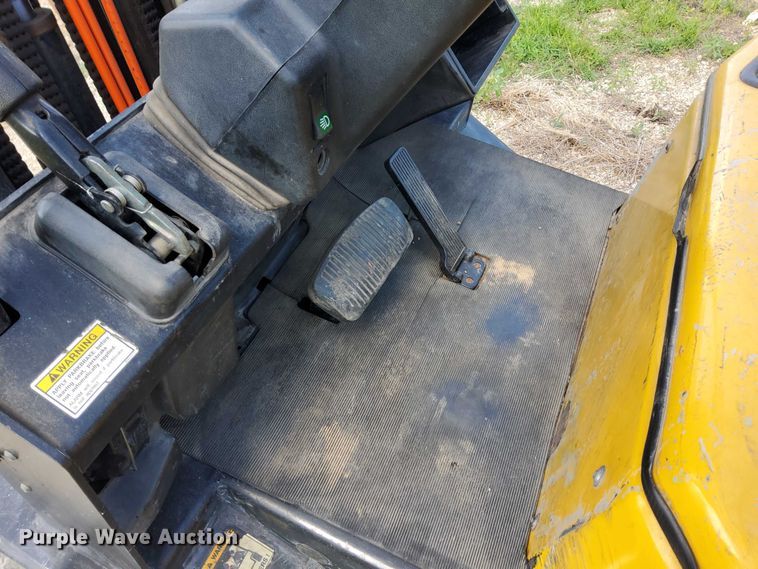 image for item EJ0169 Yale GTP060TFNUAE087GS forklift