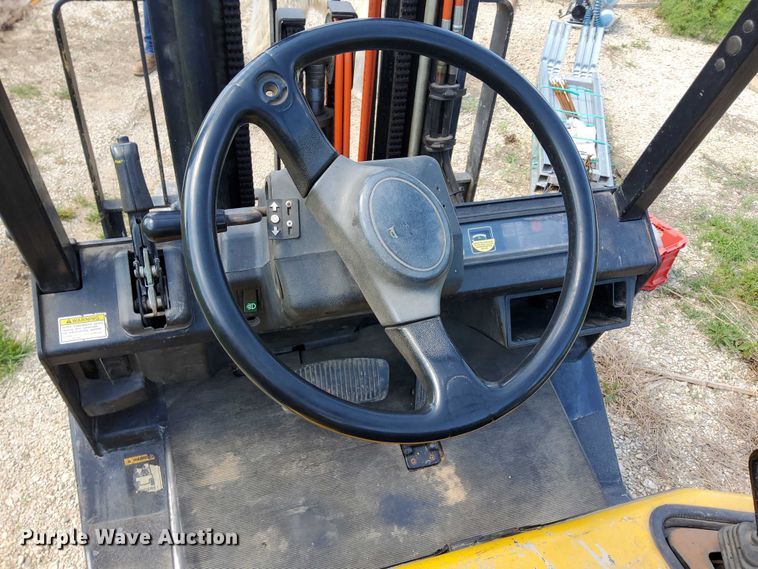 image for item EJ0169 Yale GTP060TFNUAE087GS forklift