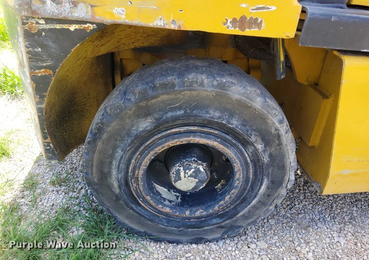 image for item EJ0169 Yale GTP060TFNUAE087GS forklift