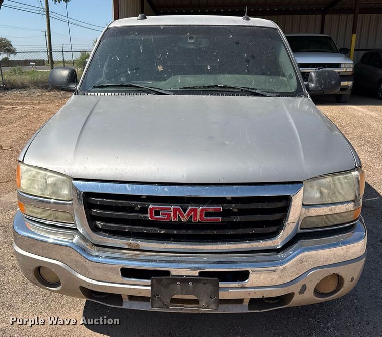 image for item EJ3105 2004 GMC Sierra 1500 Ext. Cab pickup truck