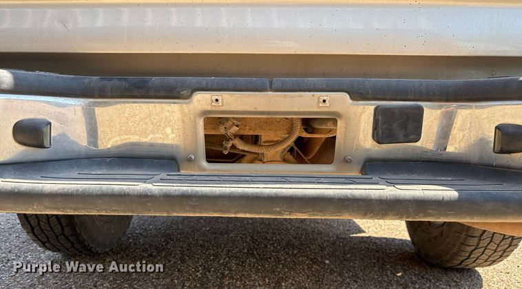 image for item EJ3105 2004 GMC Sierra 1500 Ext. Cab pickup truck