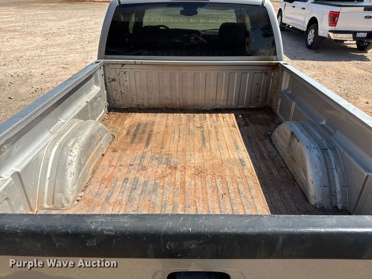 image for item EJ3105 2004 GMC Sierra 1500 Ext. Cab pickup truck