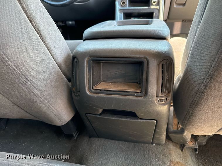 image for item EJ3105 2004 GMC Sierra 1500 Ext. Cab pickup truck