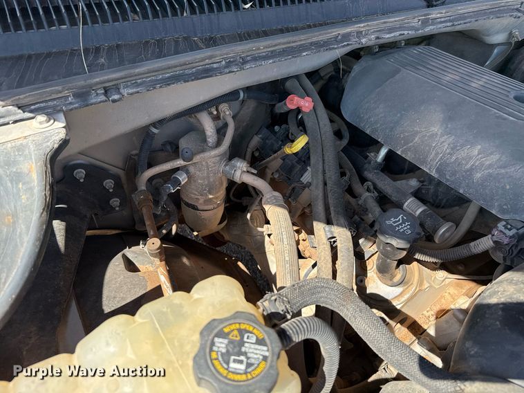 image for item EJ3105 2004 GMC Sierra 1500 Ext. Cab pickup truck