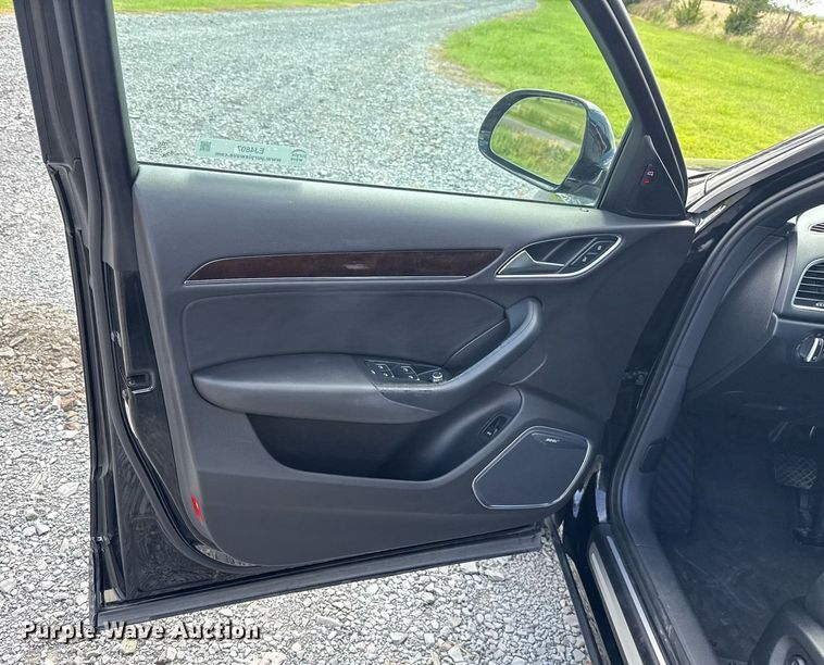 image for item EJ4807 2015 Audi Q3 Prestige Quattro SUV